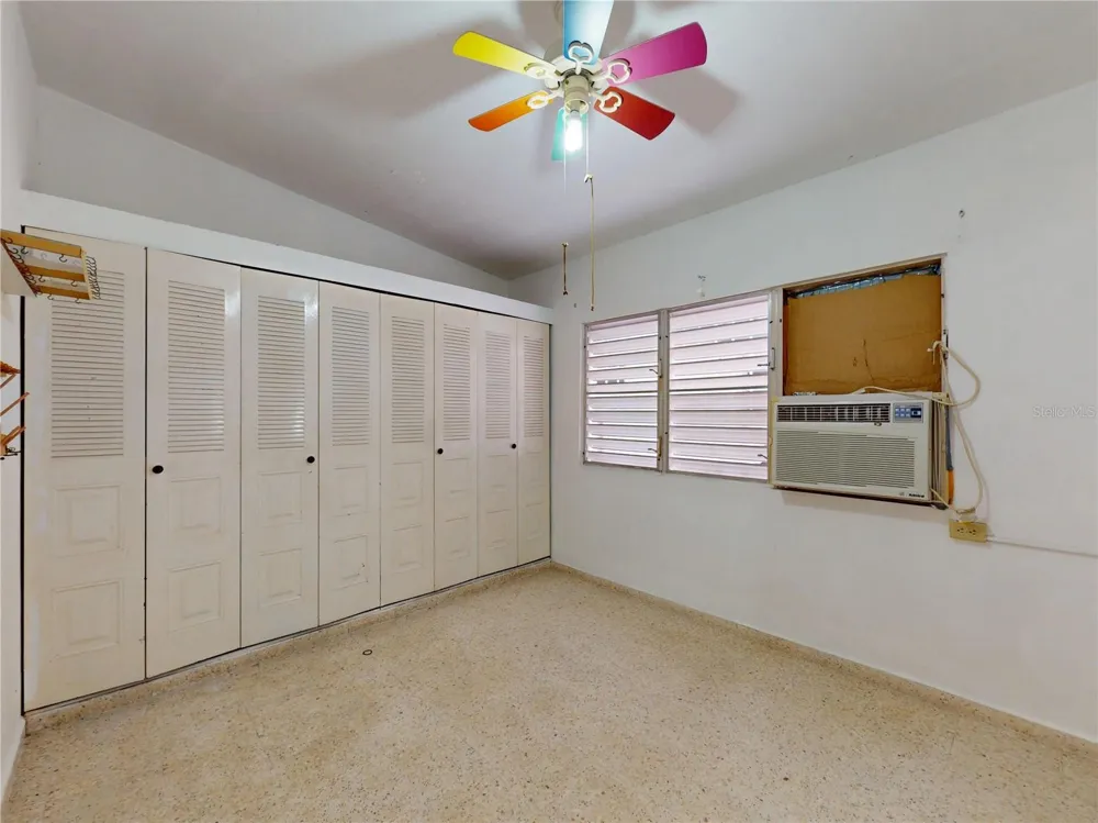 13 CALLE LOS ROBLES, URB REPARTO ROBLES Anasco, PR 00610