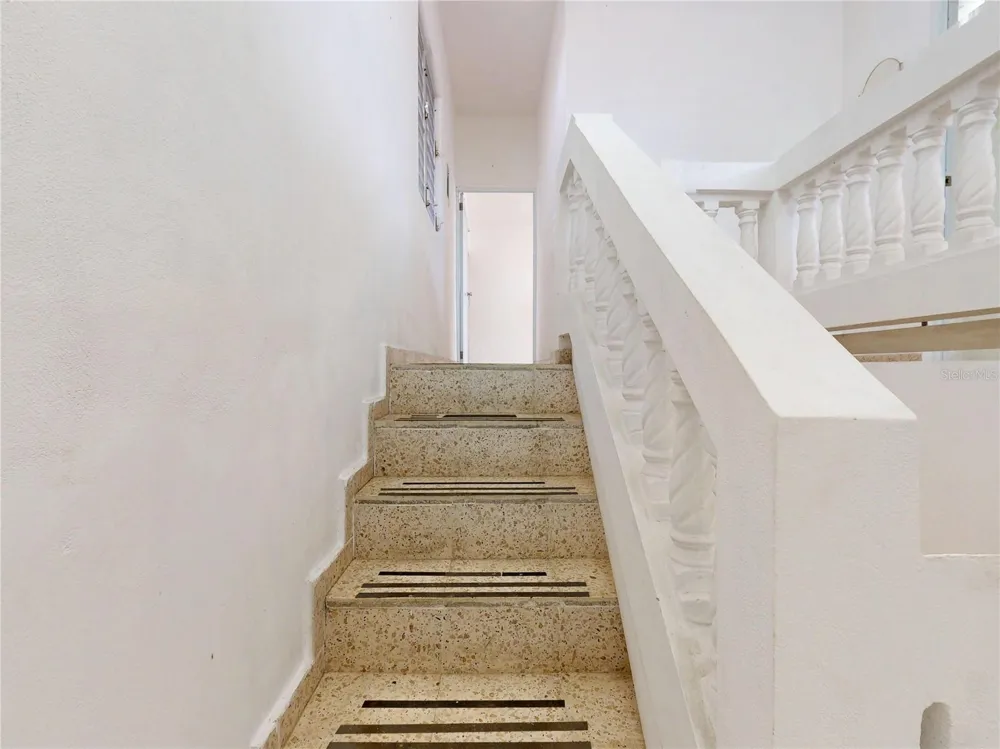 13 CALLE LOS ROBLES, URB REPARTO ROBLES Anasco, PR 00610