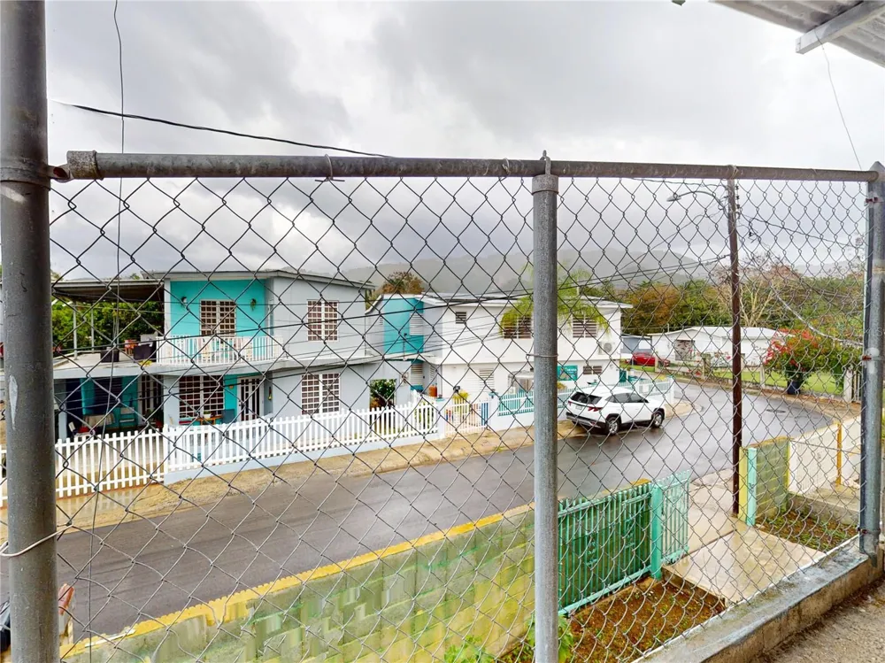 13 CALLE LOS ROBLES, URB REPARTO ROBLES Anasco, PR 00610