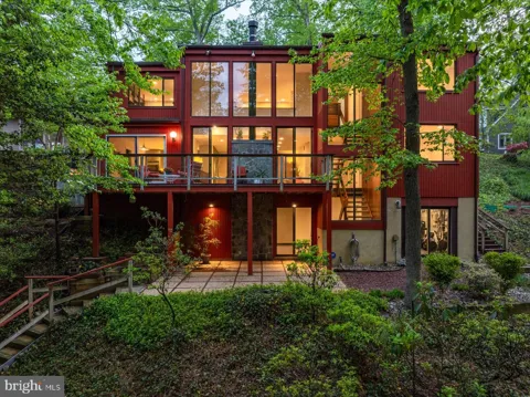 1739 VINEYARD TRAIL