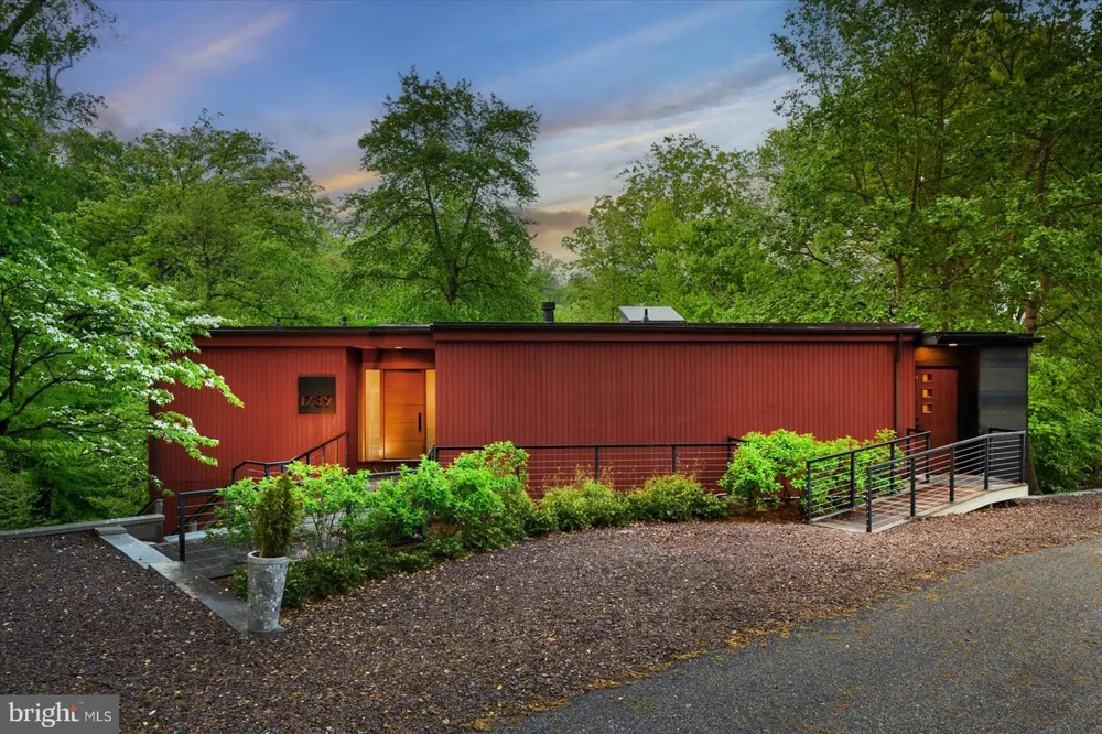 1739 VINEYARD TRAIL Annapolis, MD 21401