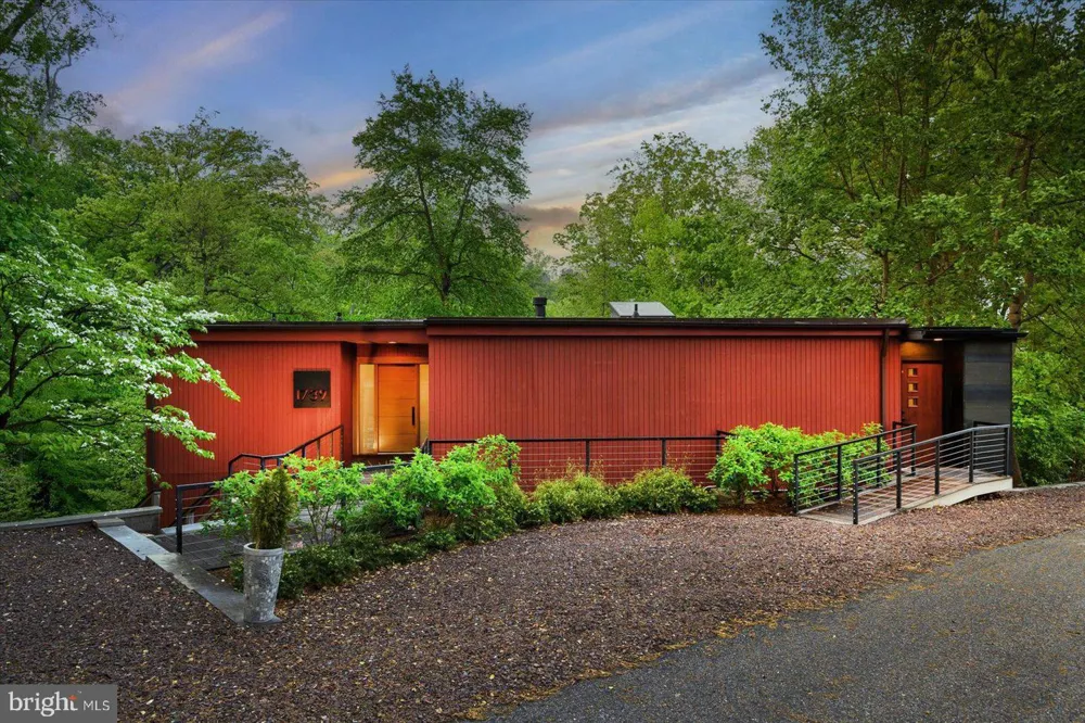 1739 VINEYARD TRAIL Annapolis, MD 21401