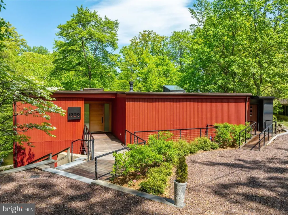 1739 VINEYARD TRAIL Annapolis, MD 21401