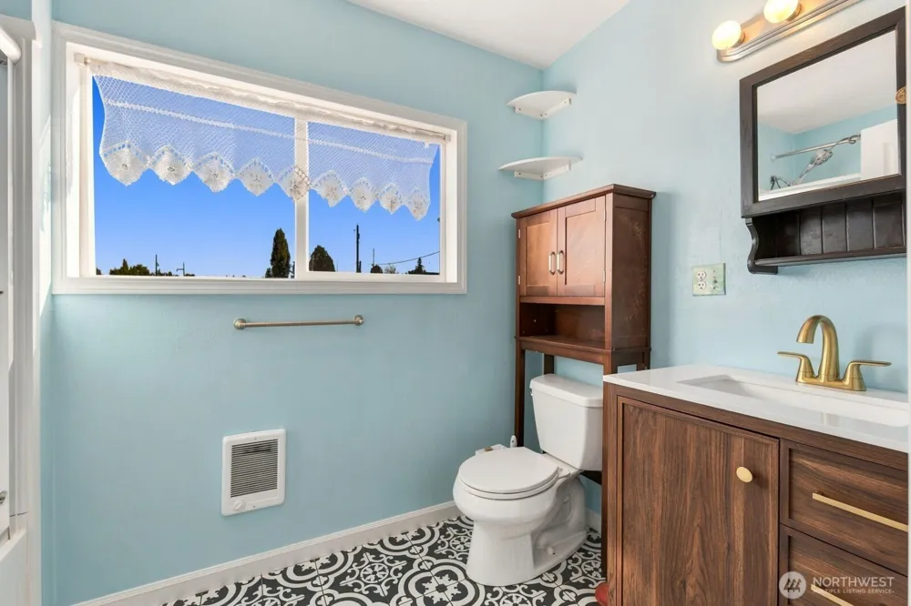 119 C STREET NW Auburn, WA 98001