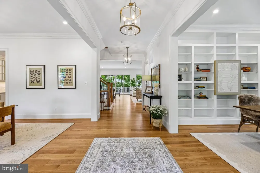 7926 BOLLING DRIVE Alexandria, VA 22308
