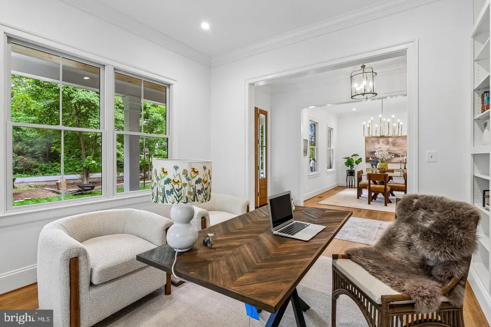 7926 BOLLING DRIVE Alexandria, VA 22308