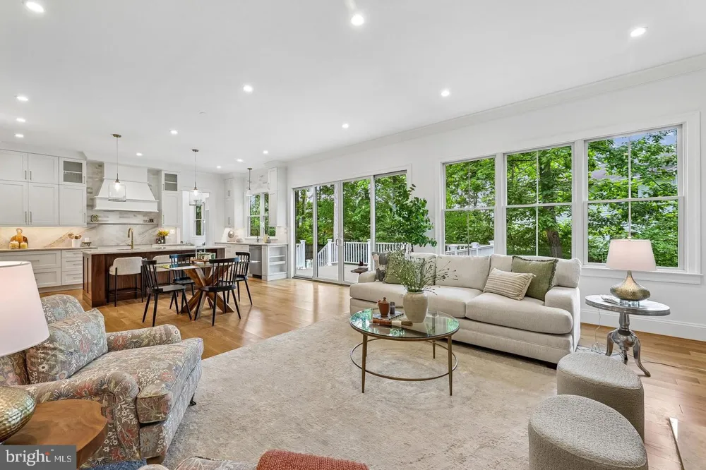7926 BOLLING DRIVE Alexandria, VA 22308