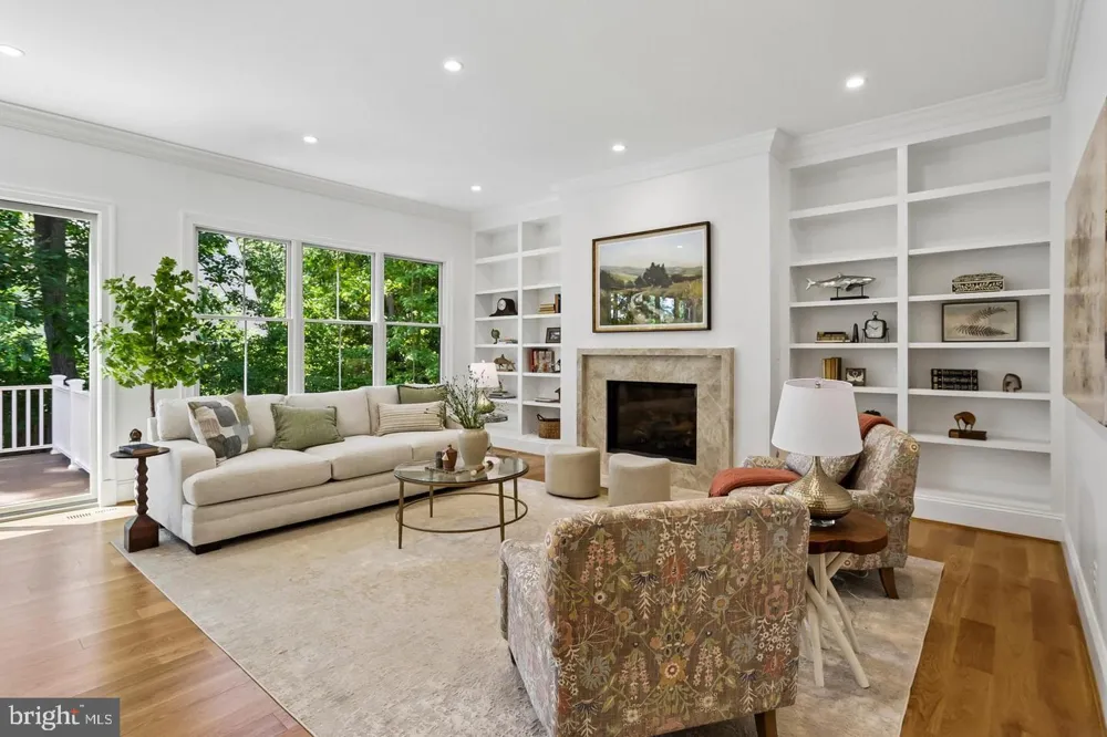 7926 BOLLING DRIVE Alexandria, VA 22308