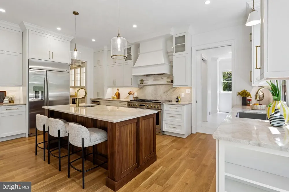 7926 BOLLING DRIVE Alexandria, VA 22308