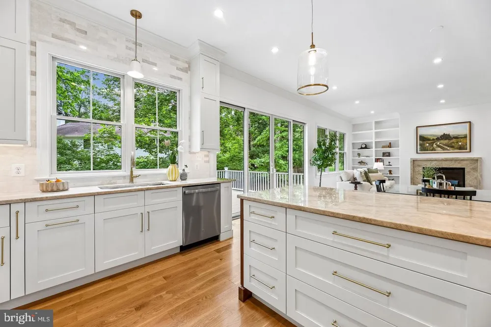 7926 BOLLING DRIVE Alexandria, VA 22308