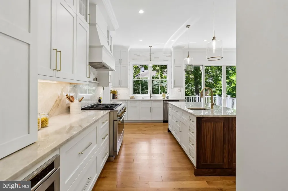 7926 BOLLING DRIVE Alexandria, VA 22308