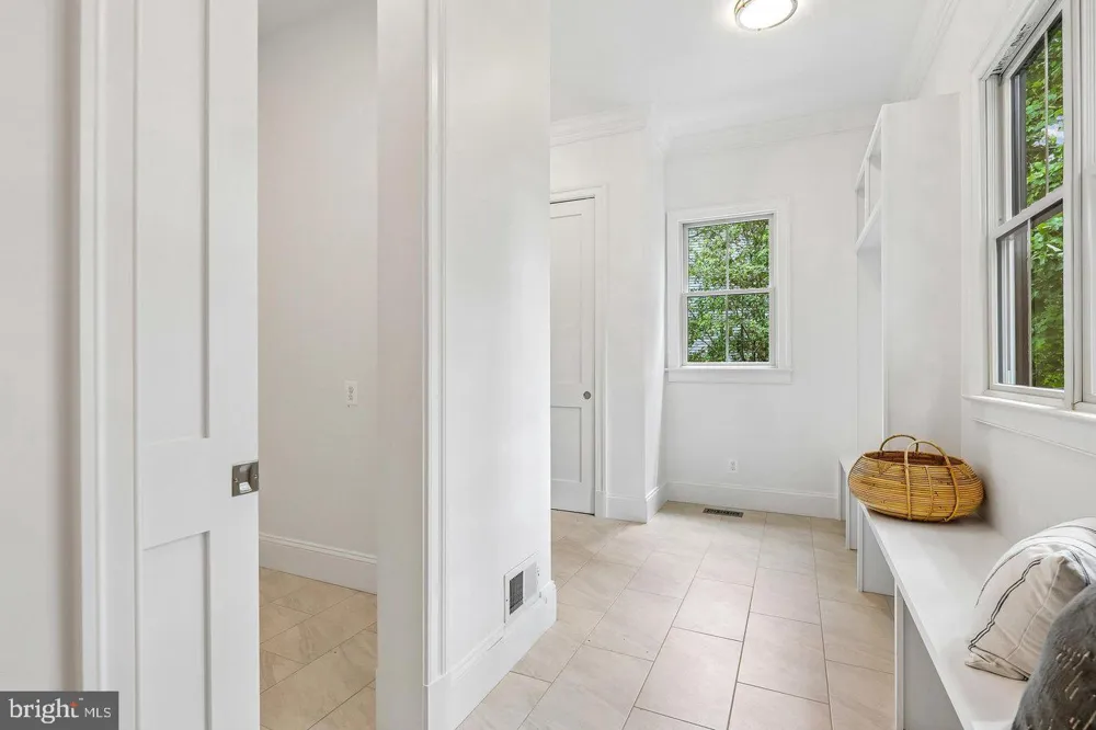 7926 BOLLING DRIVE Alexandria, VA 22308