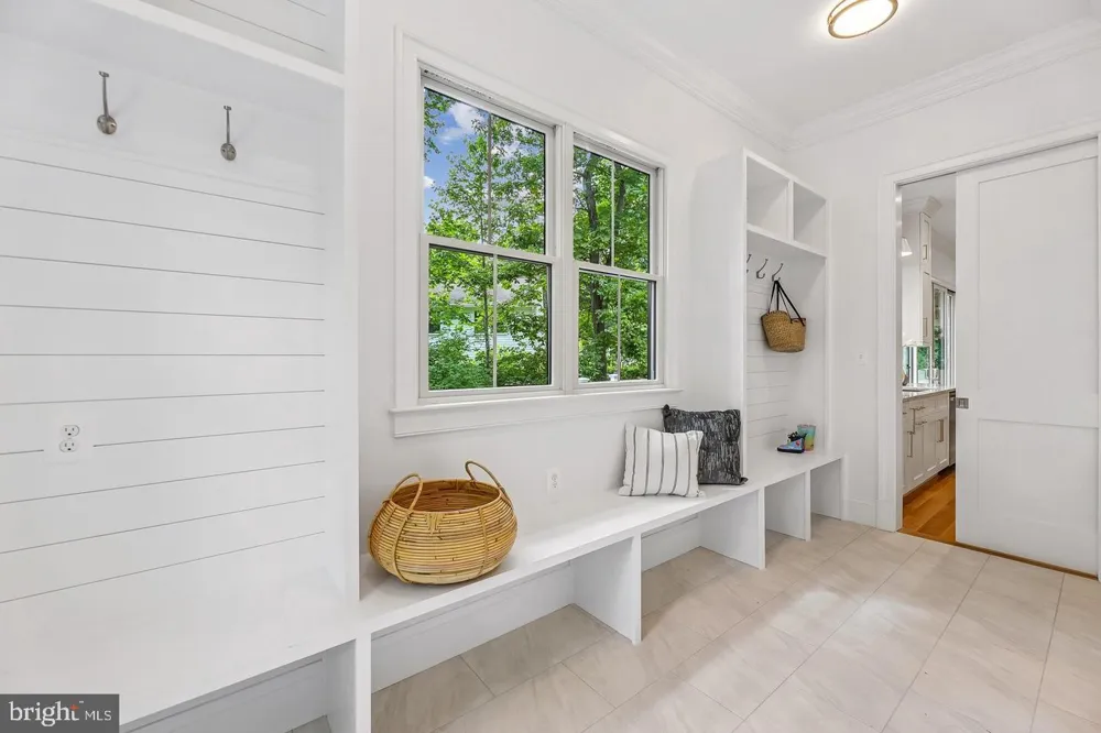 7926 BOLLING DRIVE Alexandria, VA 22308
