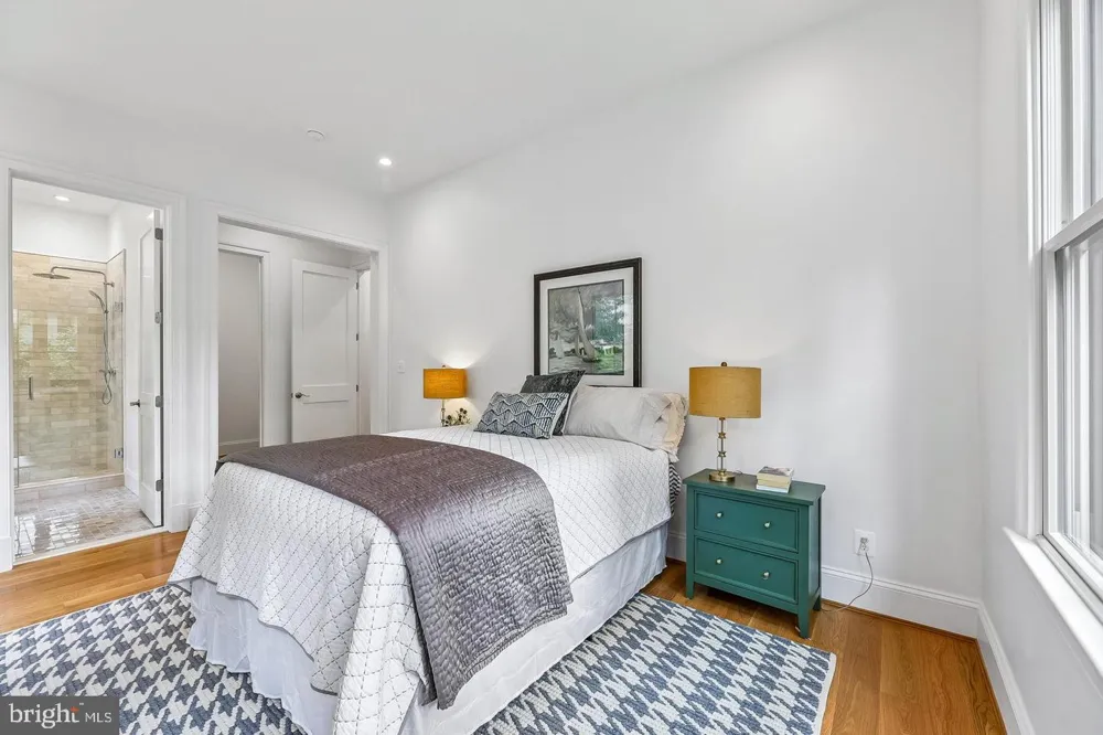 7926 BOLLING DRIVE Alexandria, VA 22308