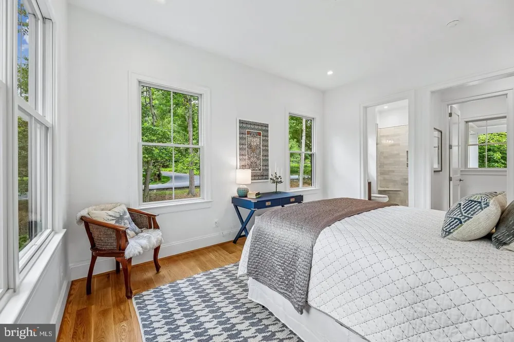 7926 BOLLING DRIVE Alexandria, VA 22308
