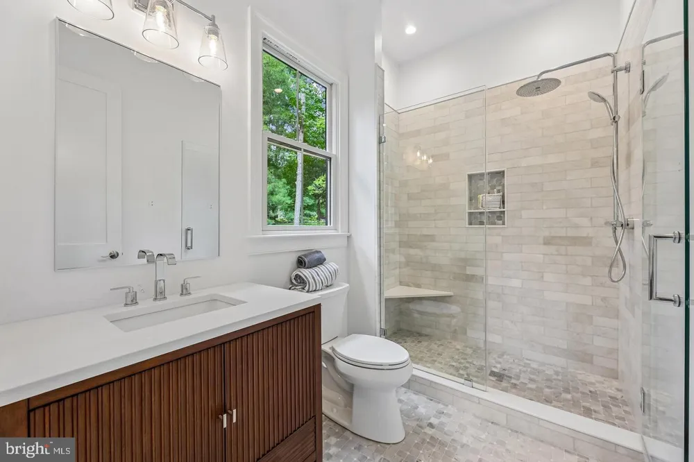 7926 BOLLING DRIVE Alexandria, VA 22308