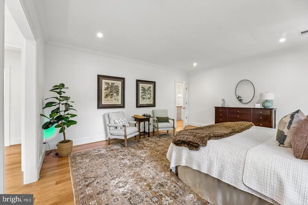 7926 BOLLING DRIVE Alexandria, VA 22308