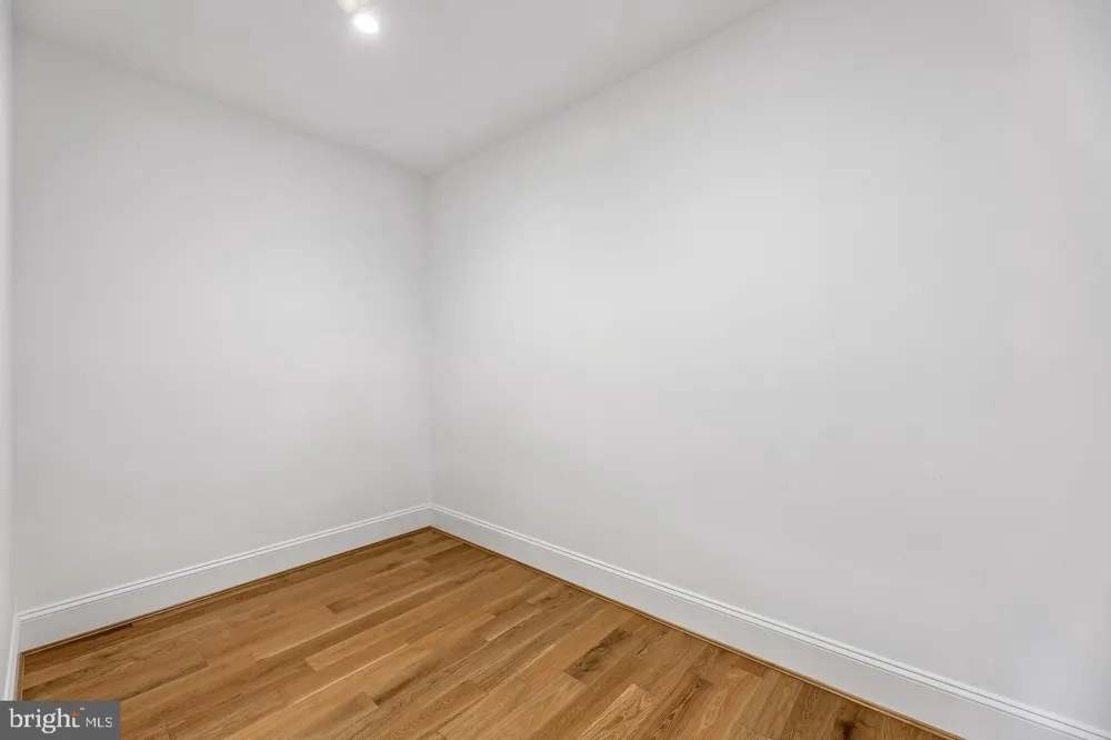 7926 BOLLING DRIVE Alexandria, VA 22308