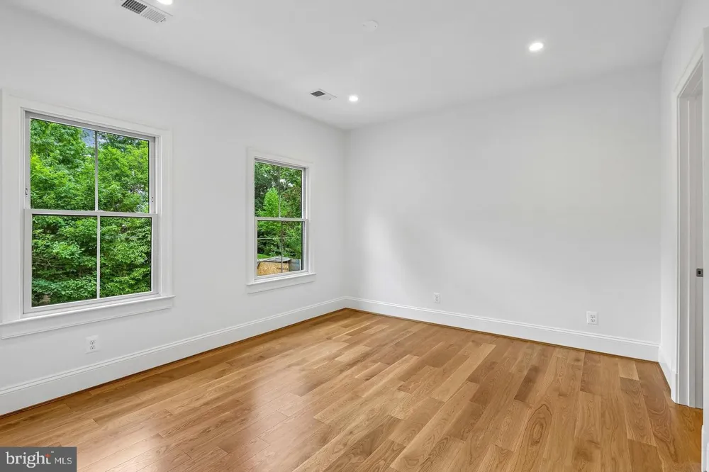 7926 BOLLING DRIVE Alexandria, VA 22308