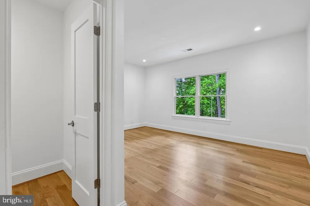 7926 BOLLING DRIVE Alexandria, VA 22308
