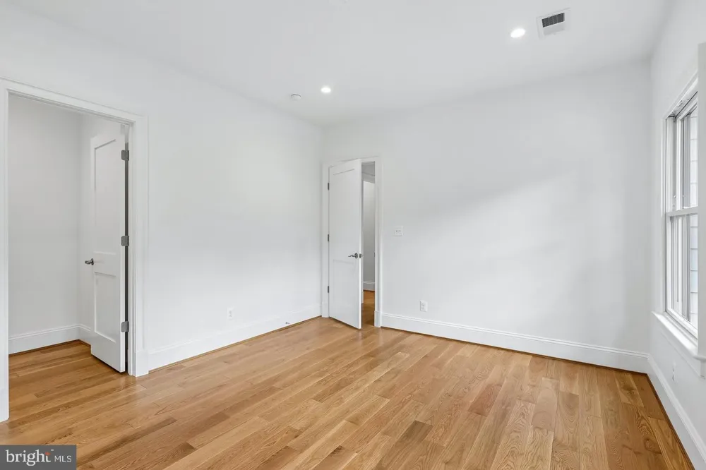 7926 BOLLING DRIVE Alexandria, VA 22308