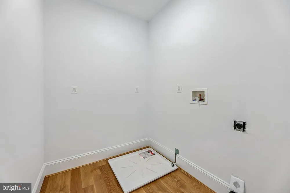 7926 BOLLING DRIVE Alexandria, VA 22308
