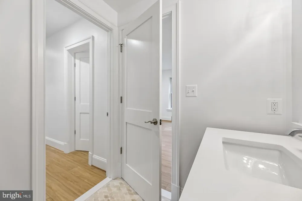 7926 BOLLING DRIVE Alexandria, VA 22308