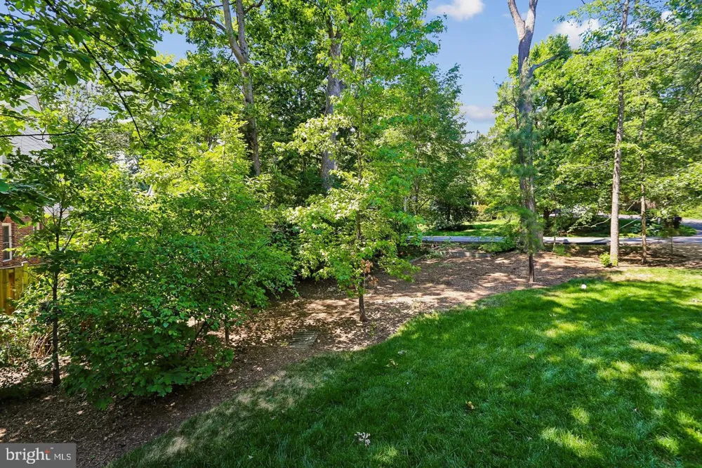 7926 BOLLING DRIVE Alexandria, VA 22308