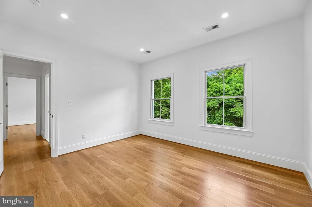 7926 BOLLING DRIVE Alexandria, VA 22308