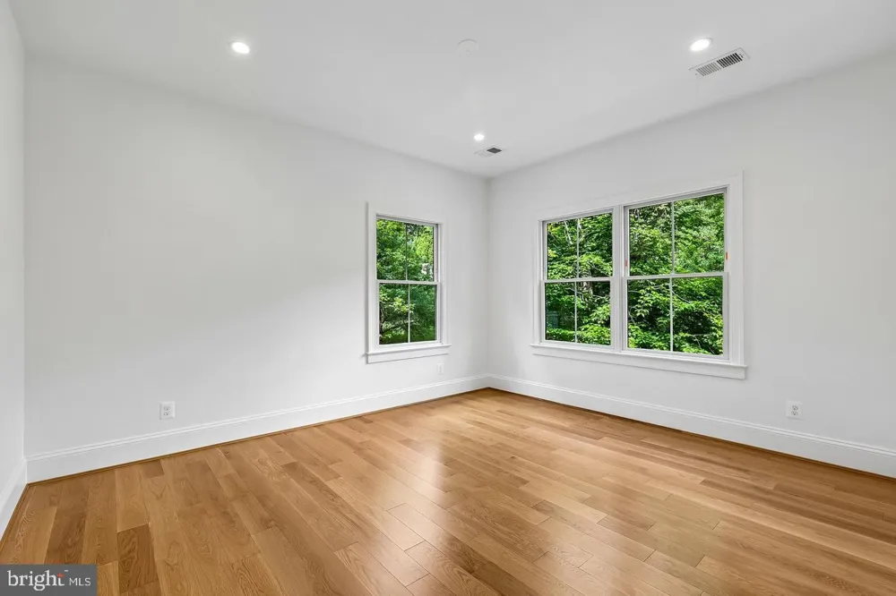7926 BOLLING DRIVE Alexandria, VA 22308
