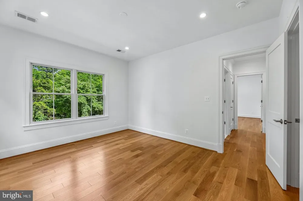 7926 BOLLING DRIVE Alexandria, VA 22308