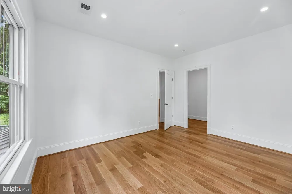 7926 BOLLING DRIVE Alexandria, VA 22308