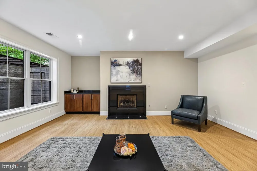 7926 BOLLING DRIVE Alexandria, VA 22308