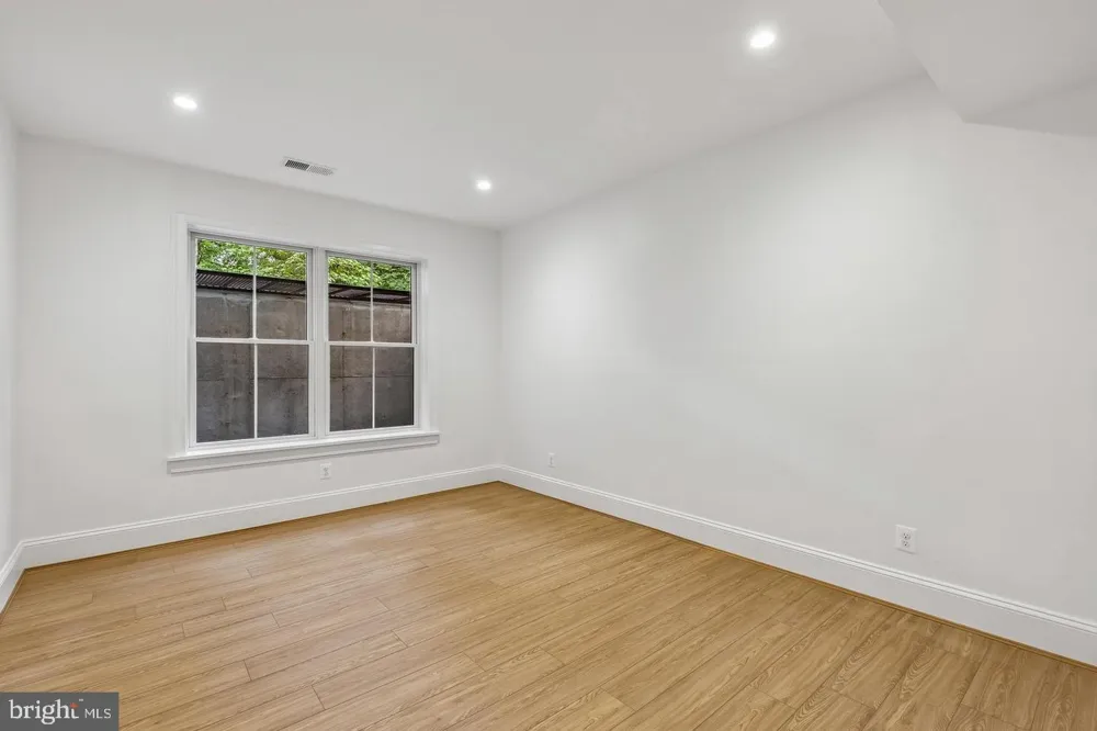 7926 BOLLING DRIVE Alexandria, VA 22308
