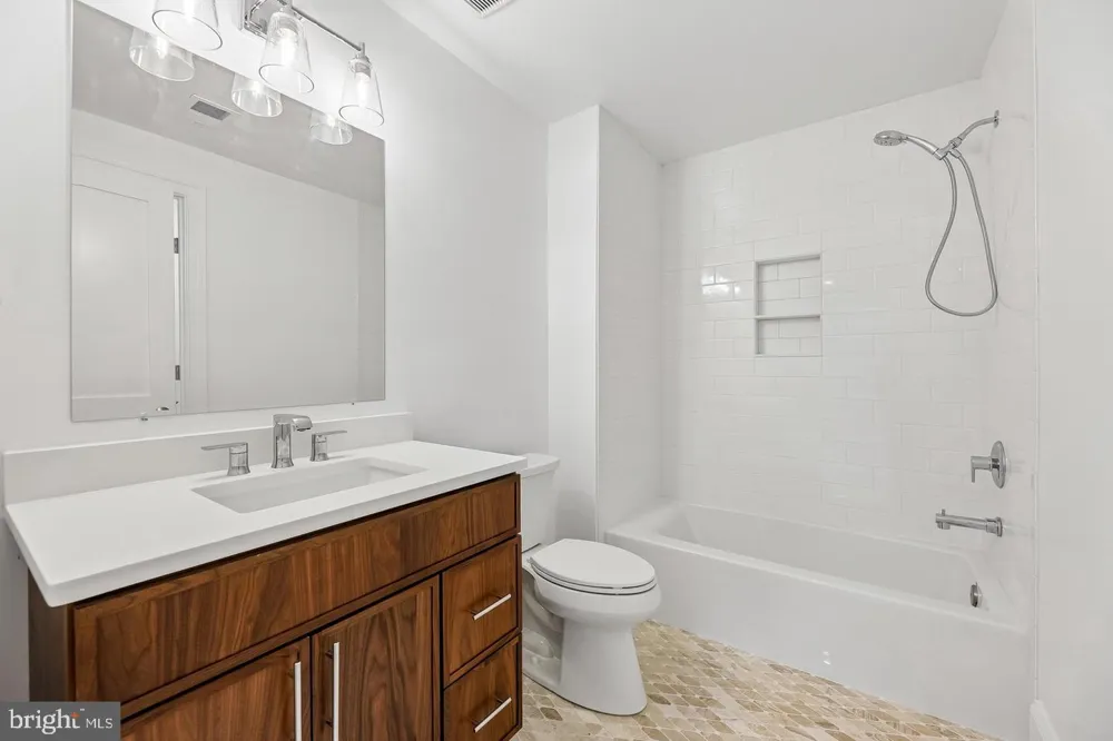 7926 BOLLING DRIVE Alexandria, VA 22308