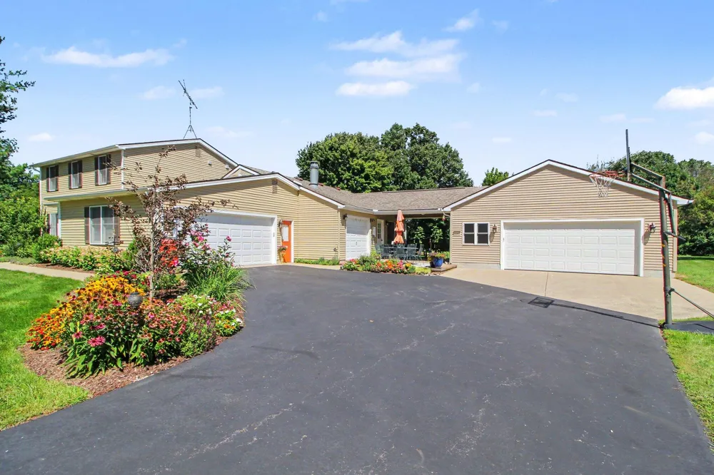 2603 Lone Oak Drive Lodi Township, MI 48103