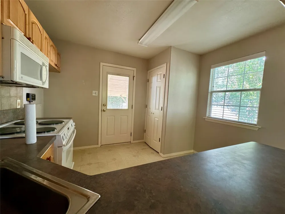 1013 Wilshire Boulevard Arlington, TX 76012