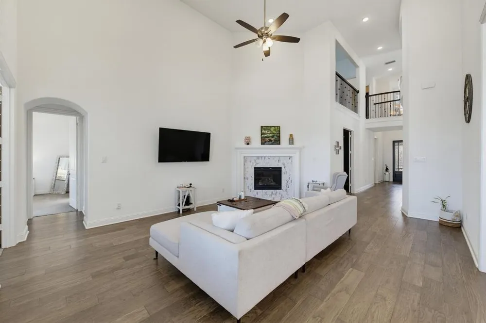 1811 Sable Bay Lane Arlington, TX 76005