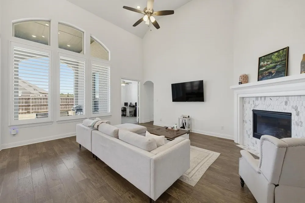 1811 Sable Bay Lane Arlington, TX 76005