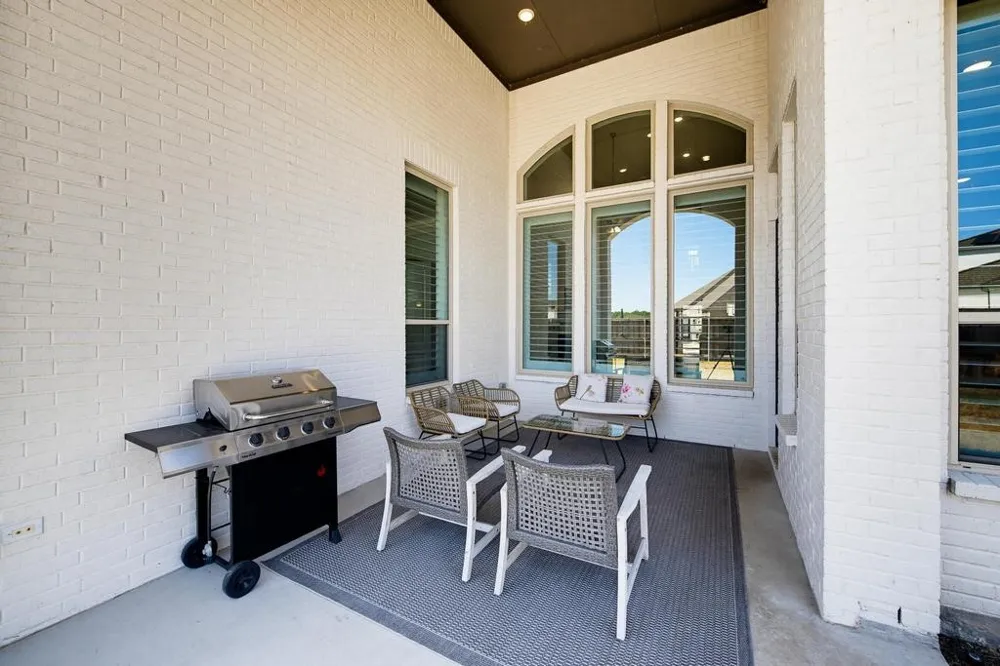 1811 Sable Bay Lane Arlington, TX 76005