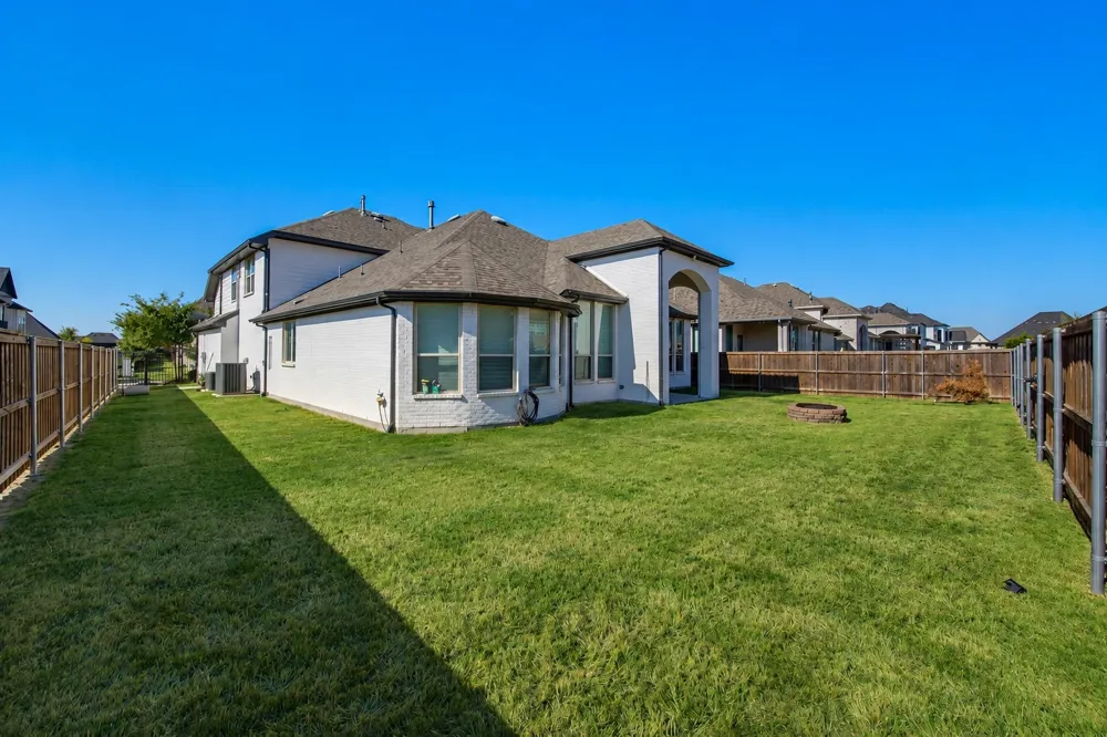 1811 Sable Bay Lane Arlington, TX 76005