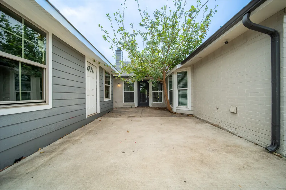 4801 Freeport Drive Garland, TX 75043
