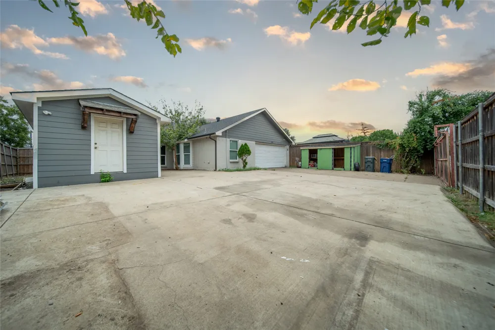 4801 Freeport Drive Garland, TX 75043