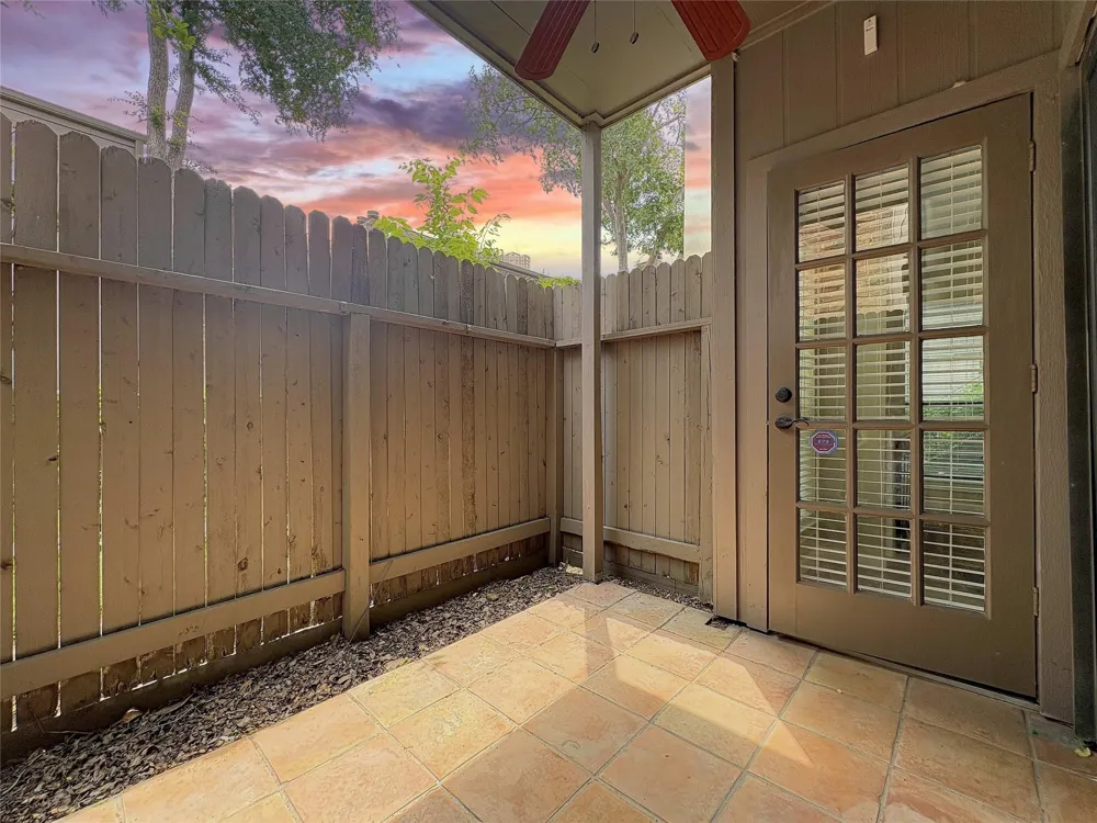 1201 Bering Drive #39 Houston, TX 77057