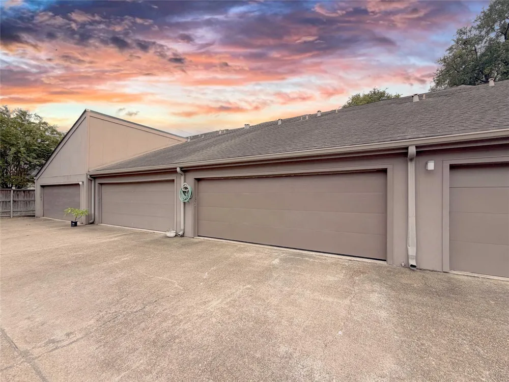 1201 Bering Drive #39 Houston, TX 77057