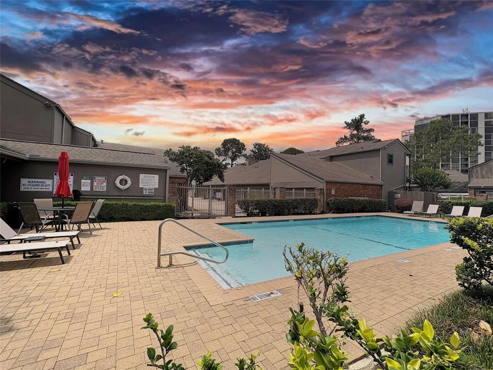 1201 Bering Drive #39 Houston, TX 77057