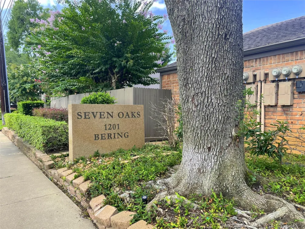 1201 Bering Drive #39 Houston, TX 77057