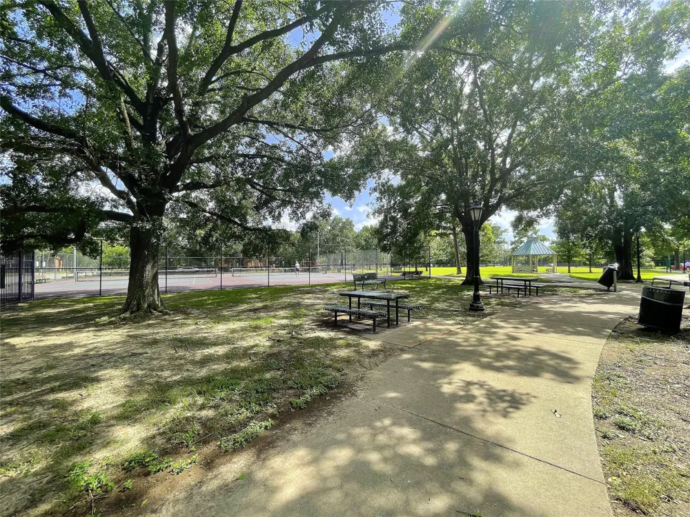 1201 Bering Drive #39 Houston, TX 77057