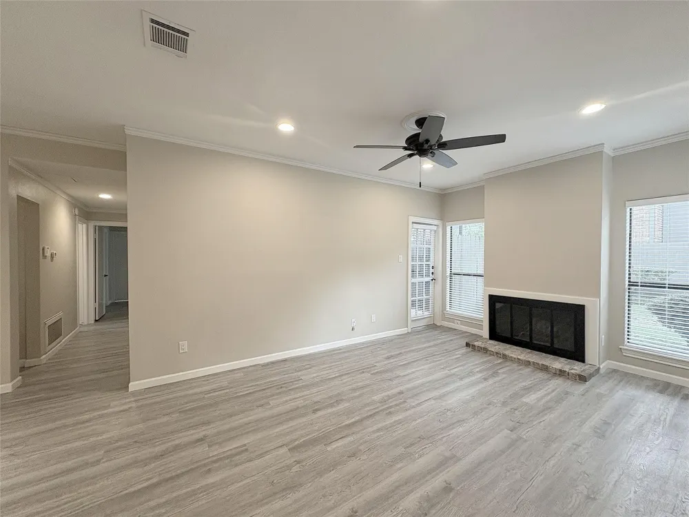 1201 Bering Drive #39 Houston, TX 77057