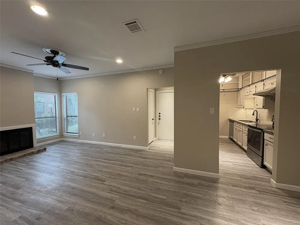1201 Bering Drive #39 Houston, TX 77057